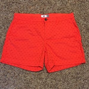 Mid-rise shorts, eyelet pattern
